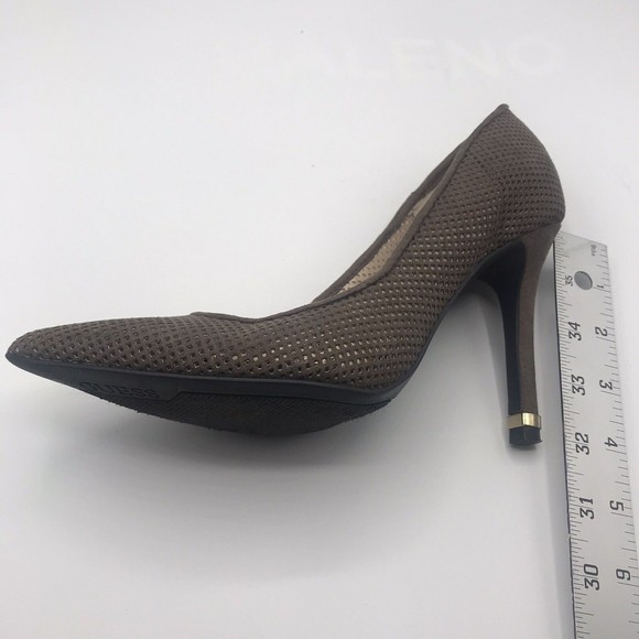 Guess Women's Classic Trace Pumps in Taupe Size 6M - Picture 7 of 9